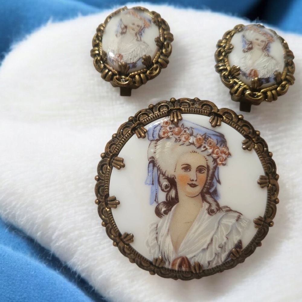 Antique Porcelain Limoge Made in Germany Cameo Brooch and Earring Set Woman